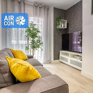 Apartment Cozy Main Square And Beachfront 3-bedrooms, Los Cristianos (Tenerife)